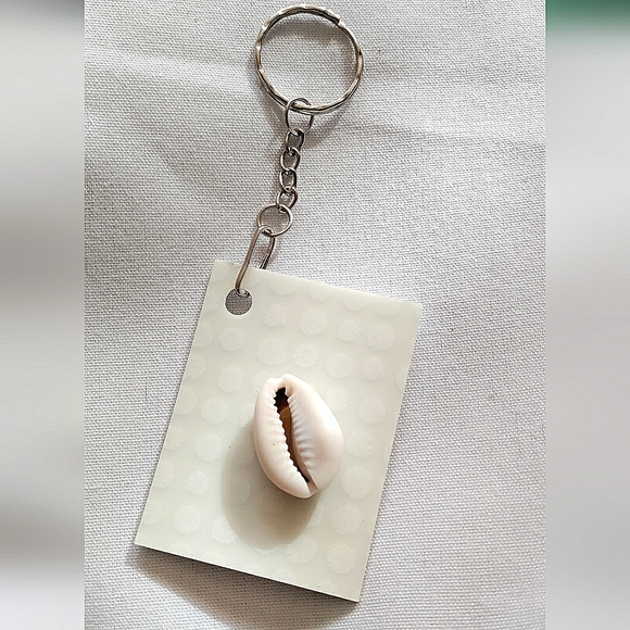 NEW Handmade Keychain Bag Tag! Shadow Dots Cowrie w/ "I Love My Bag" Wood Heart. - Picture 2 of 7